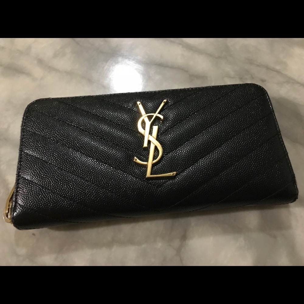 ❌SOLD❌ SAINT LAURENT Grain De Poudre Wallet
